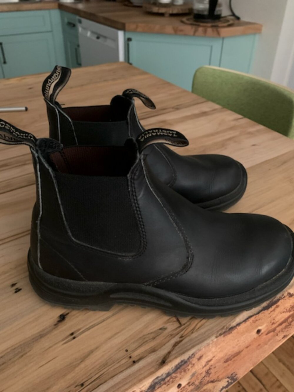 Blundstone Chunky Sole Boot Size 5.5 AUS - Fits Size 8 CAN (Women's)